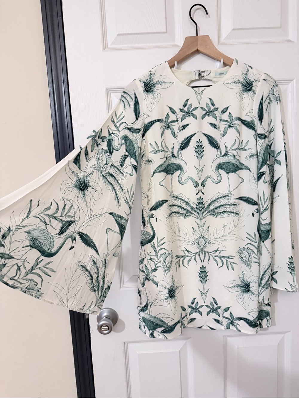 Floral Green Print Bell-Sleeve dress